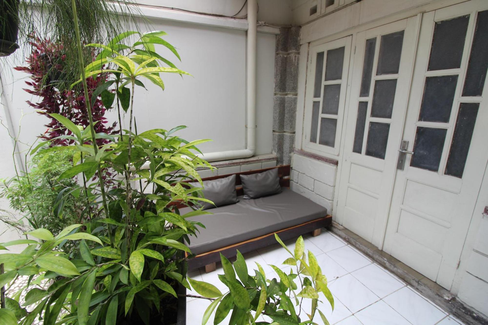 Appartamento The Patio Yogya Yogyakarta Esterno foto